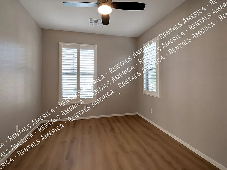 3863 S Verbena Ave — Photo 12