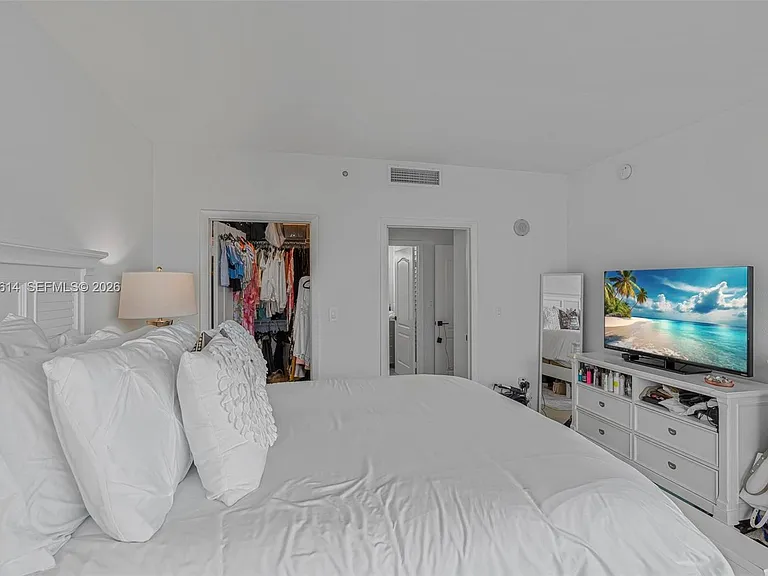 500 NE 29th St #706 — Photo 20