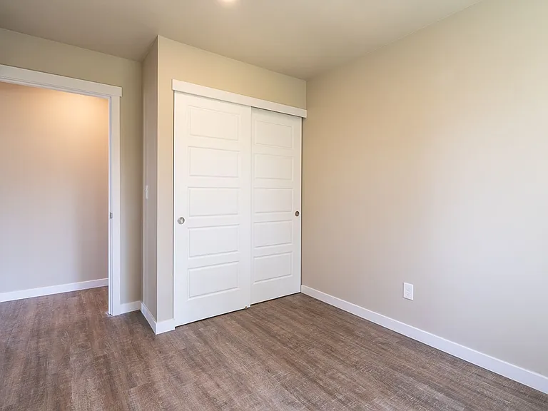 519 N Forest St — Photo 18