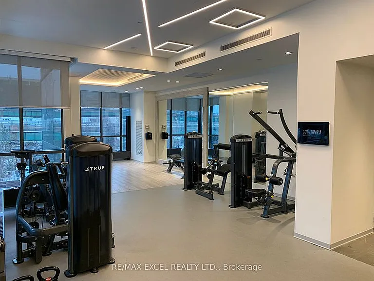 15 Fort York Blvd W #3907 — Photo 18