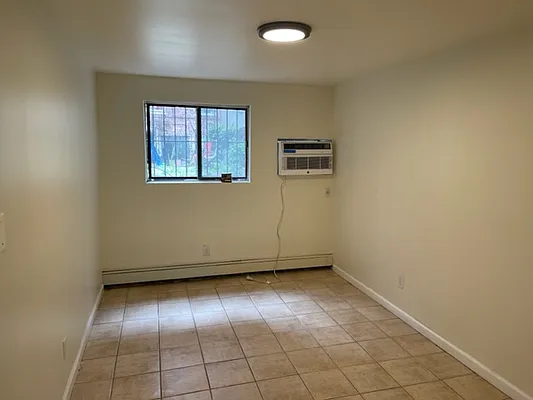 Rented by 18 REALTY | media 20