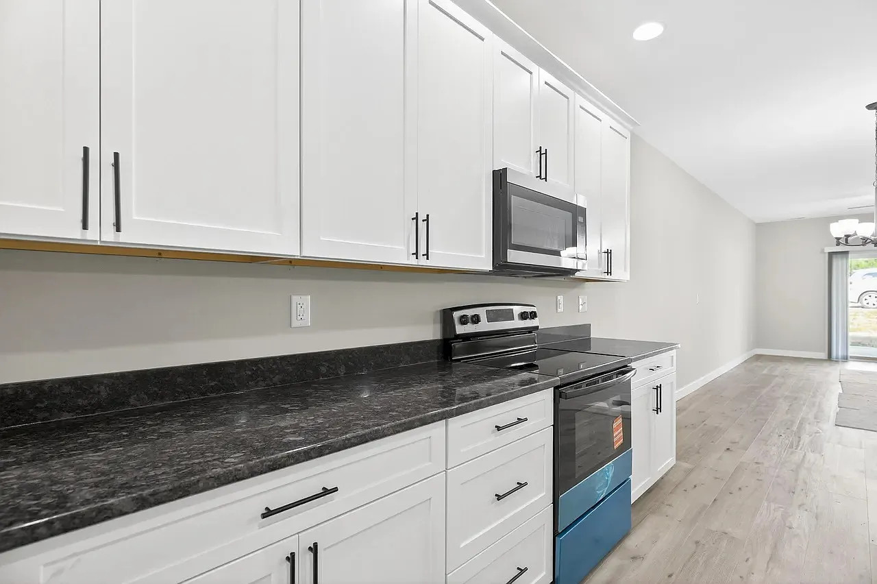 3 bed, 1617 sqft, $2,000 — Photo 4