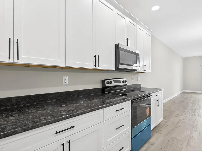 1774 Creekside Ct — Photo 4