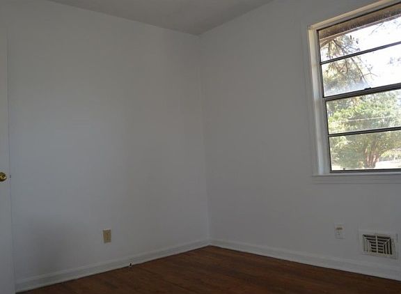 3rd image of 509 Crane Dr