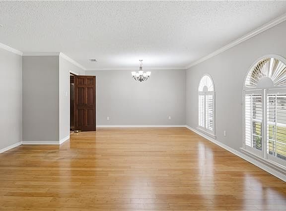 5th image of 1301 Field Ave