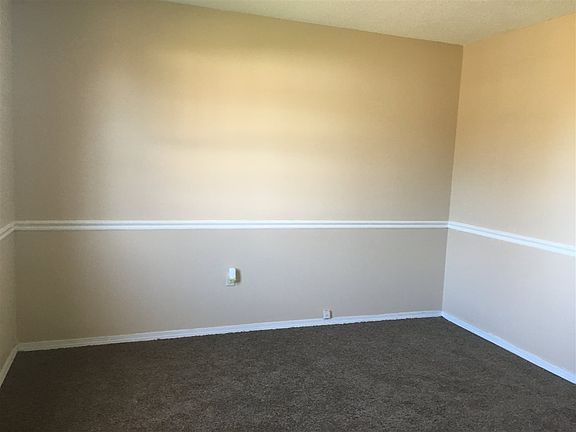 5th image of 207 Plum St S