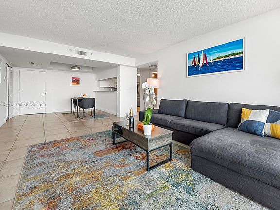 4th image of 650 West Ave APT 1609