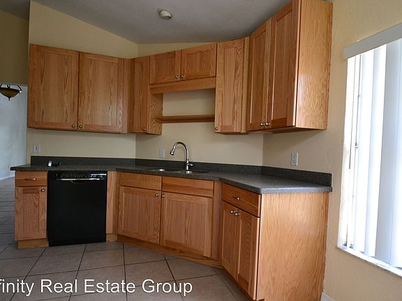 3rd image of 2834 Delcrest Ct