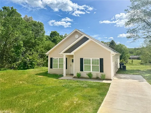 505 Columbia Ave, Ramseur, NC 27316