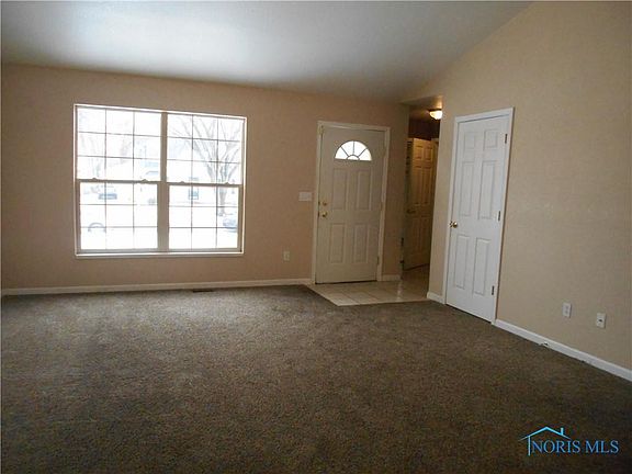 4th image of 10 Dunderry Ln
