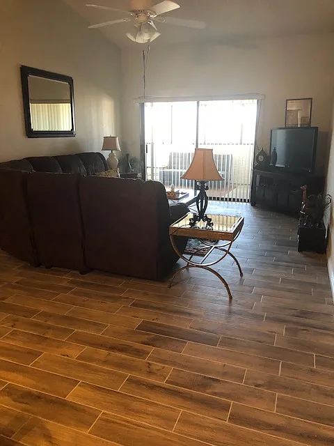 1 bed, 1045 sqft, $1,190 — Photo 2