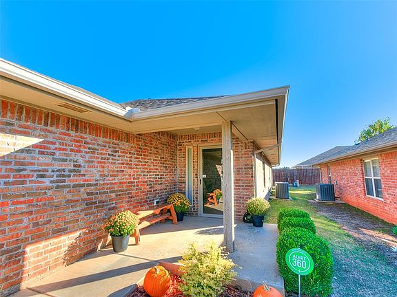 3rd image of 2400 Kyle Robert Ln