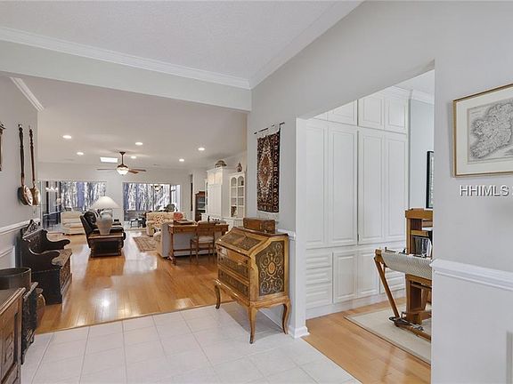 2nd image of 34 Stratford Ln