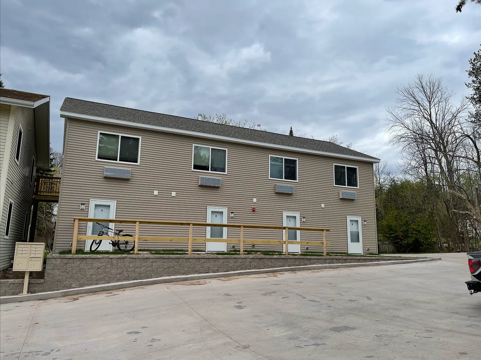 612 Garnet St — Photo 1