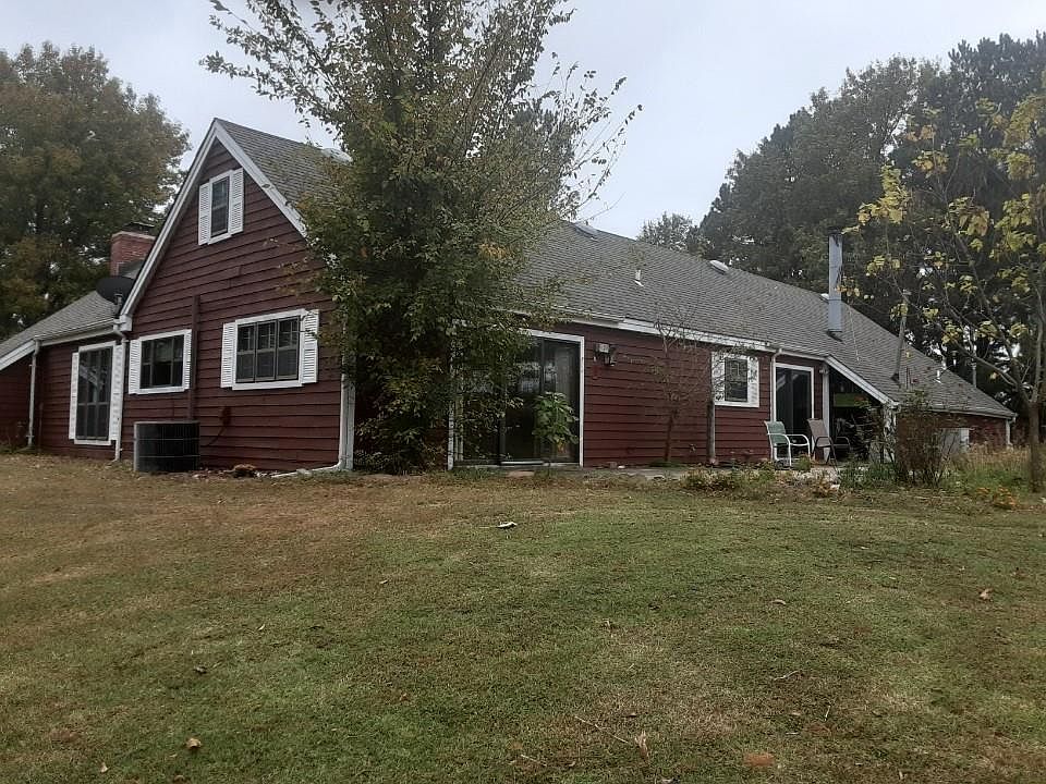 2nd image of 34800 Lake Rd