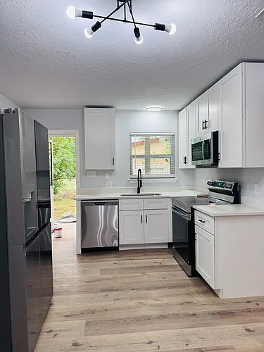 138 Eaglerock Dr Photo 1