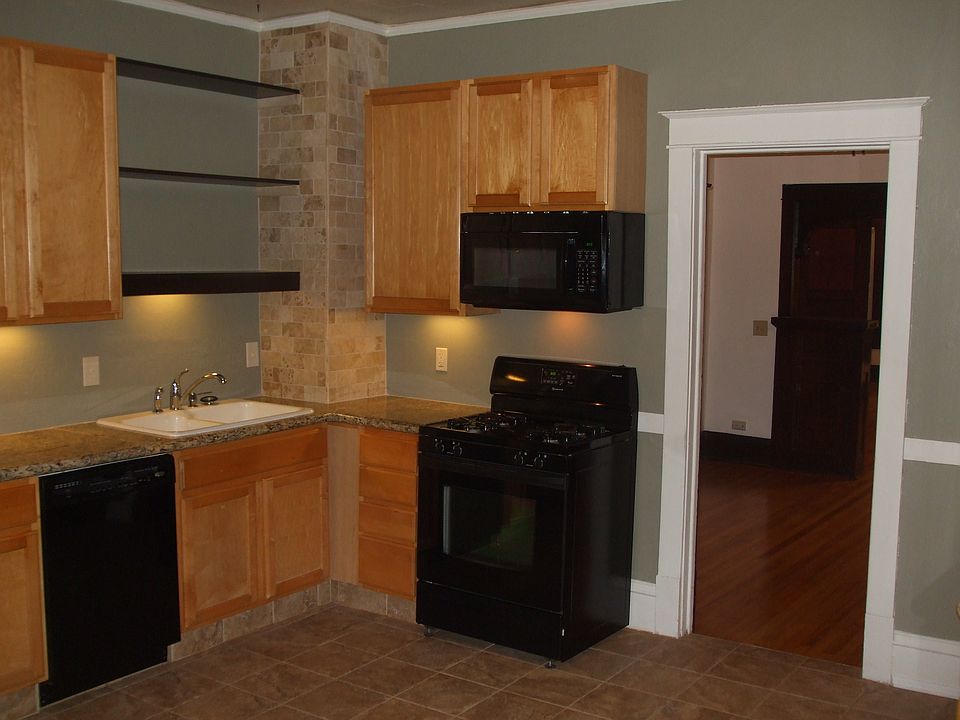 1st image of 1920 5th St NE #2