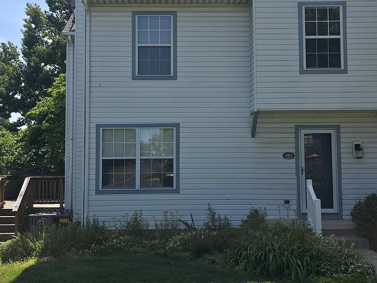 2202 N Tollgate Cir — Photo 1