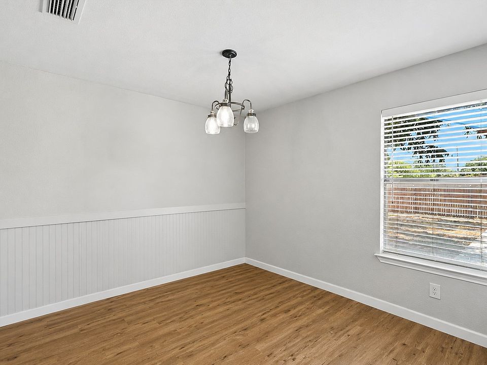 1st image of 1002 Kingston Dr