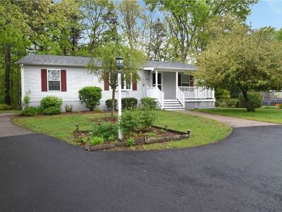 305 Leisure Dr, South Kingstown, RI, 02879