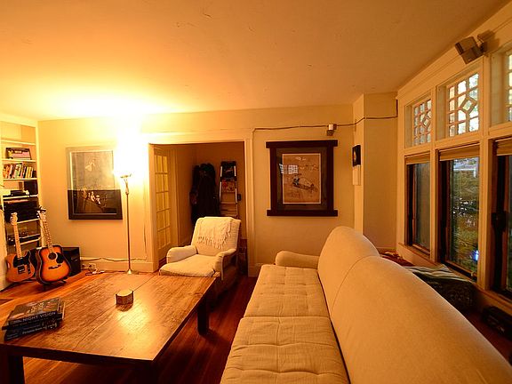 4th image of 40 Kenwood St #1