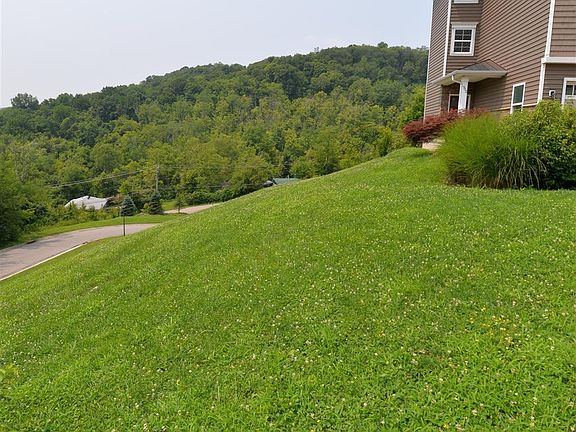 3rd image of 906 Treeline Dr