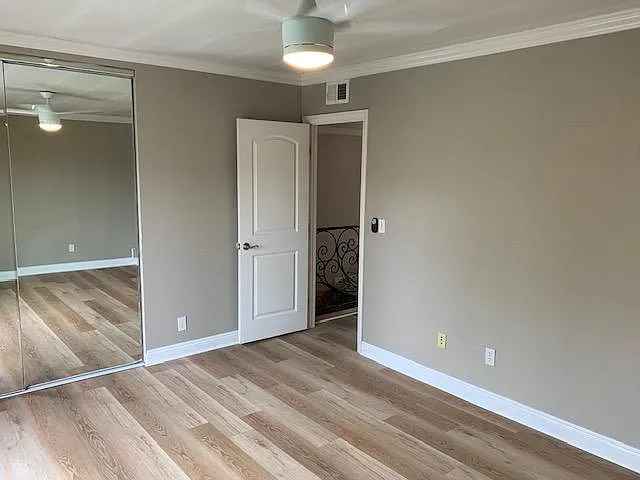 324 Kolmar St — Photo 6