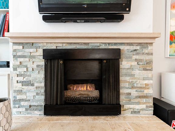 5th image of 150 N Almont Dr Unit 102