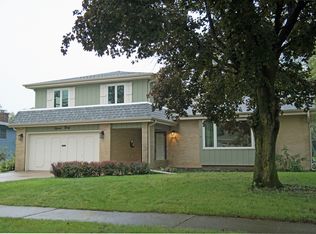 1530 N Summit St, Wheaton, IL 60187