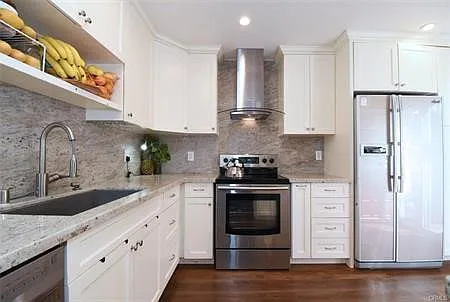 32 Seaview Dr N — Photo 3