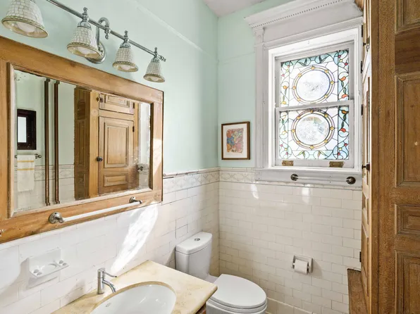 882 Park Place image 28 of 49