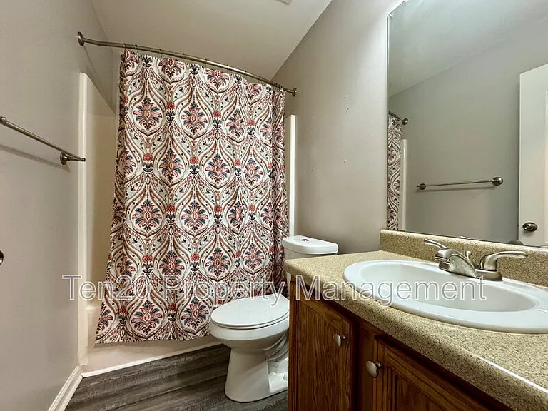 400 Gwynnes Way — Photo 29