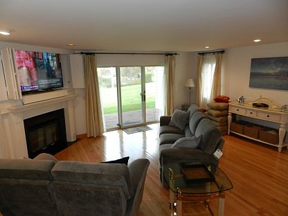 4th image of 8 Beaver Lake Ct