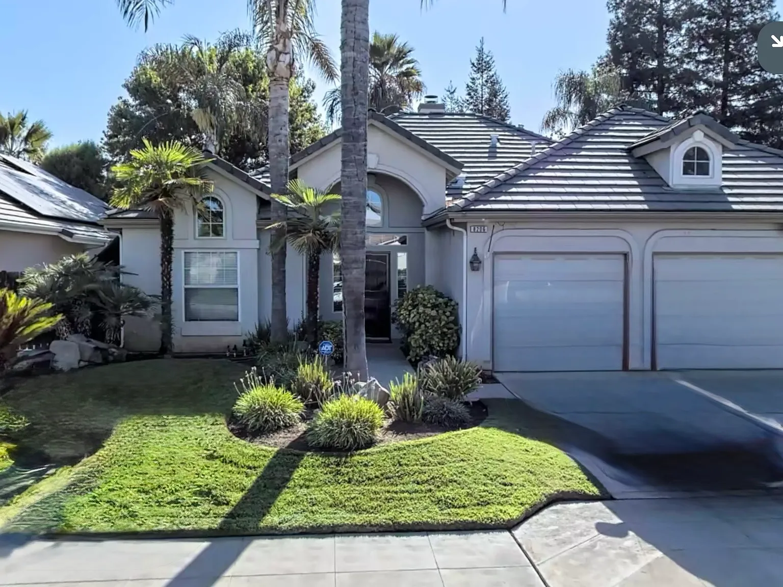 4 bed, 1923 sqft, $2,795 — Photo 1