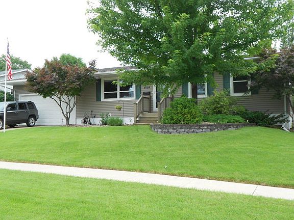 2nd image of 2728 Meadowbrook Dr