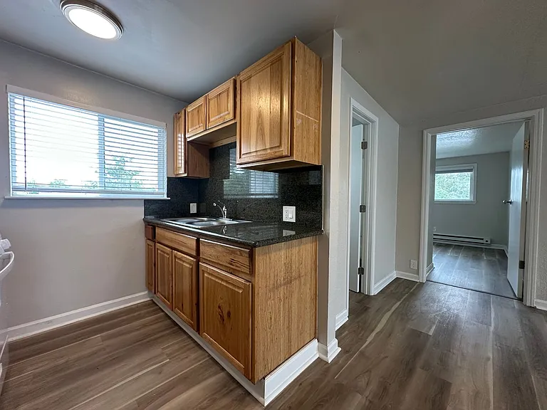 230 Arletta St — Photo 9