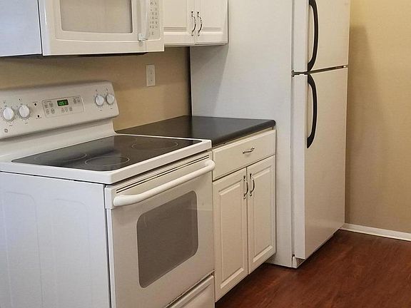 5th image of 92A Edinburgh Ln #1001