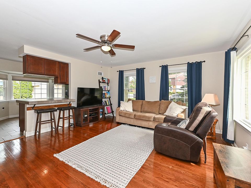1st image of 4902 W Midland Dr