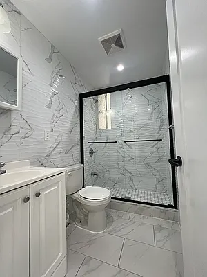 Bathroom, photo 1