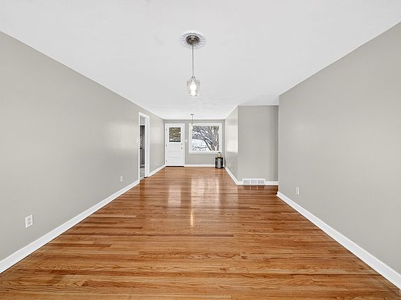 4th image of 1505 Grand Ave