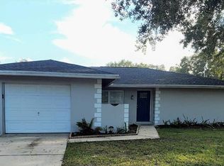 1401 Wildrose Dr, Lutz, FL 33549