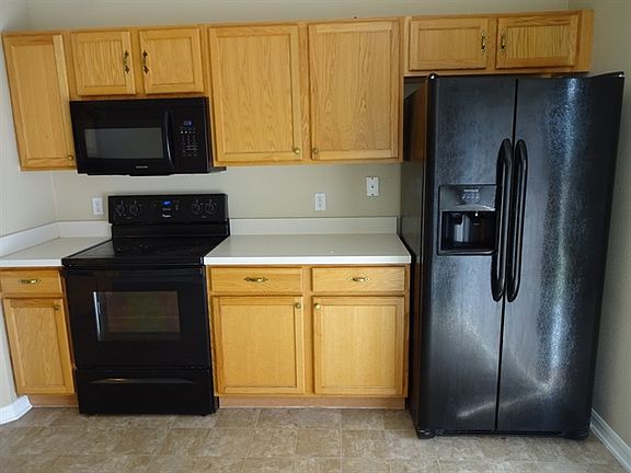 3rd image of 6606 Gentle Oaks Dr N