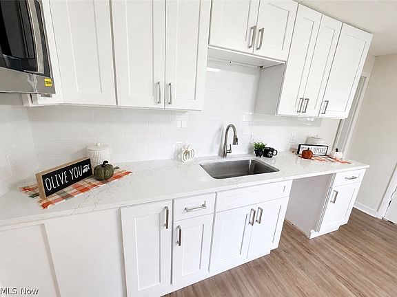 3rd image of 788 Westbourne Ave