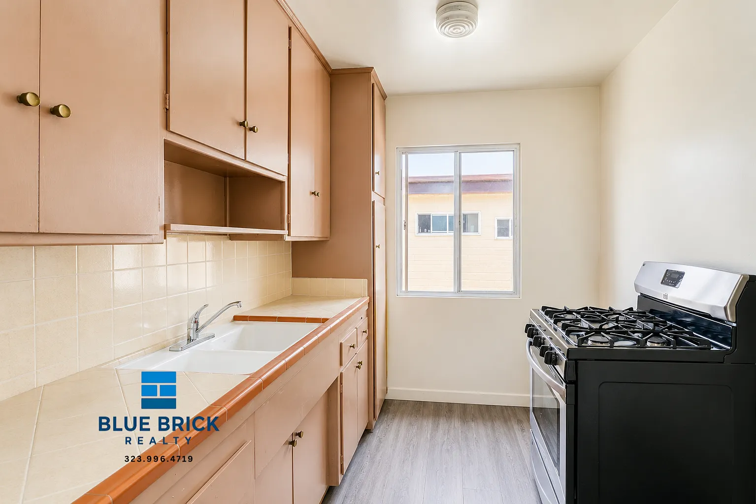 Charming Studio Apartment in Prime Hollywood Location — Photo 2