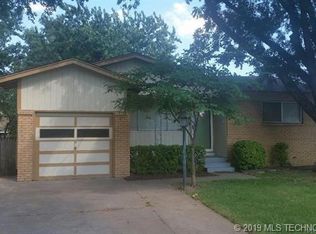 5527 S Newport Ave, Tulsa, OK 74105