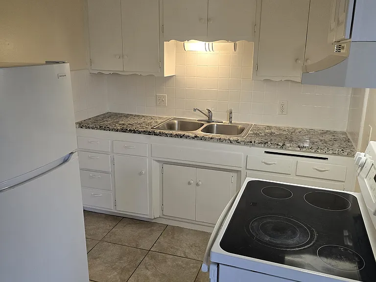 2-6010 Martin Luther King Jr Blvd — Photo 1
