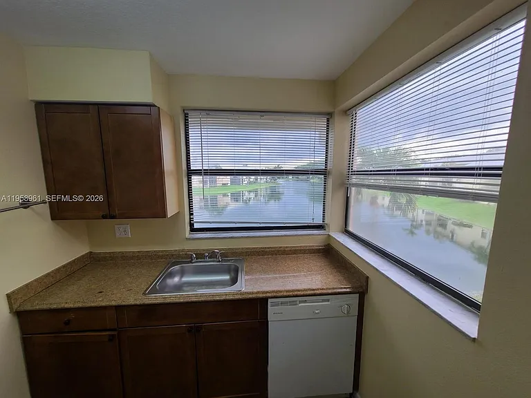 1002 Adams Ave #10021002D — Photo 18