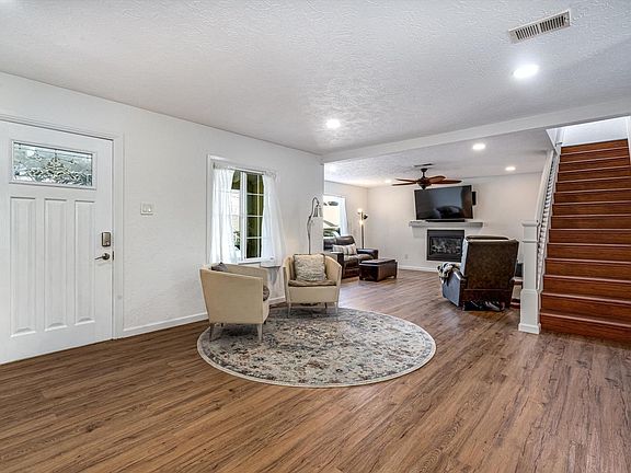 4th image of 2164 Patton Avenue