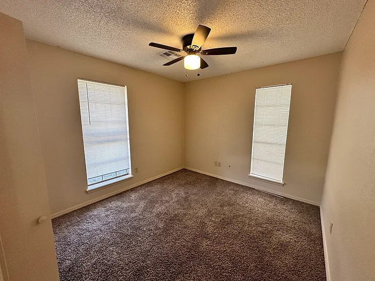 419 Sunrise St — Photo 16
