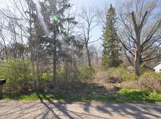 Buckeye Dr, Sheffield lake, OH 44054